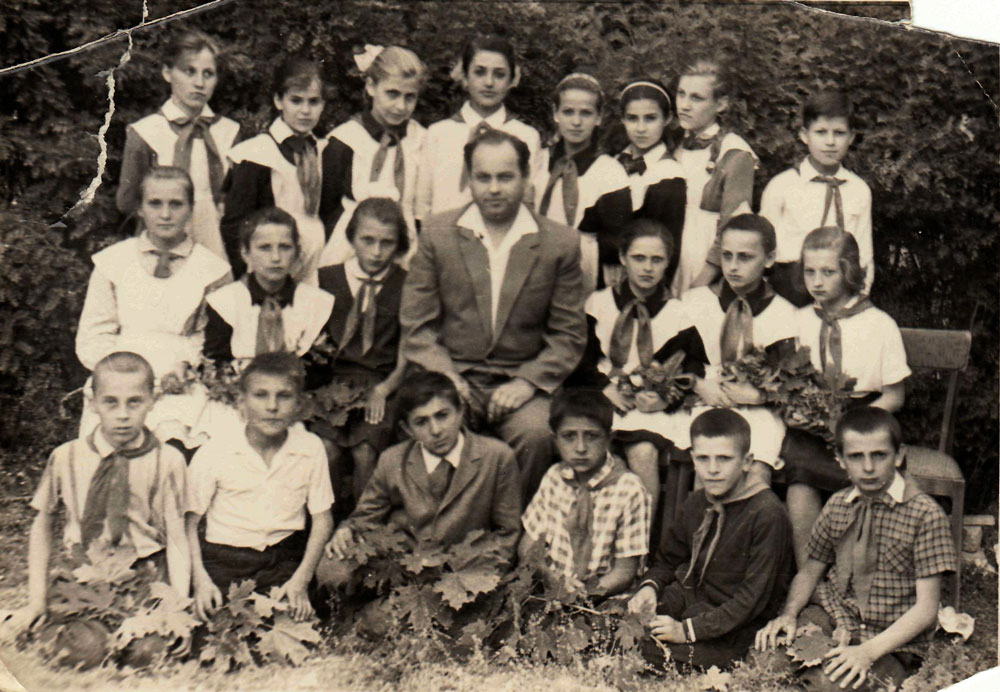 Coreţchii Savva Alexandrovici cu elevii săi din Barta